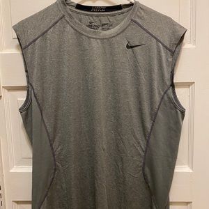 Nike muscle tee MEN size L